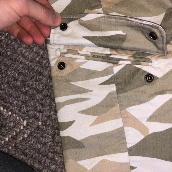 Scotch & Soda Forest-Camo Pleated Cargo Pants - Picture 8 of 12